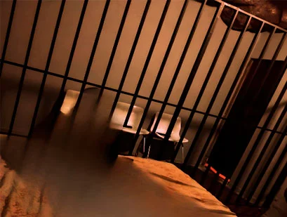 Cuarto con rejas en Lucifer Liberal