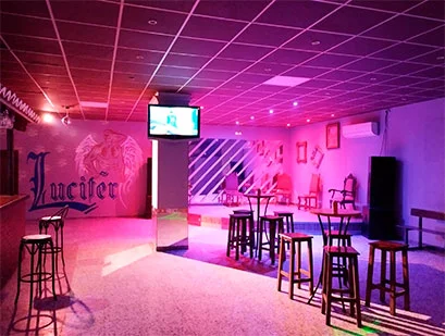 Sala de fiesta de Lucifer Liberal